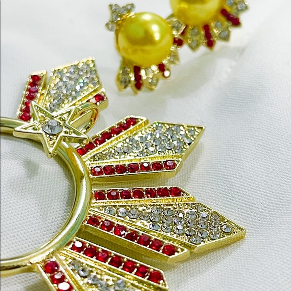 Miss Universe Philippines Catriona Gray Three Stars and Sun Ear Cuff, Pageant CZ - Picture 2 of 3